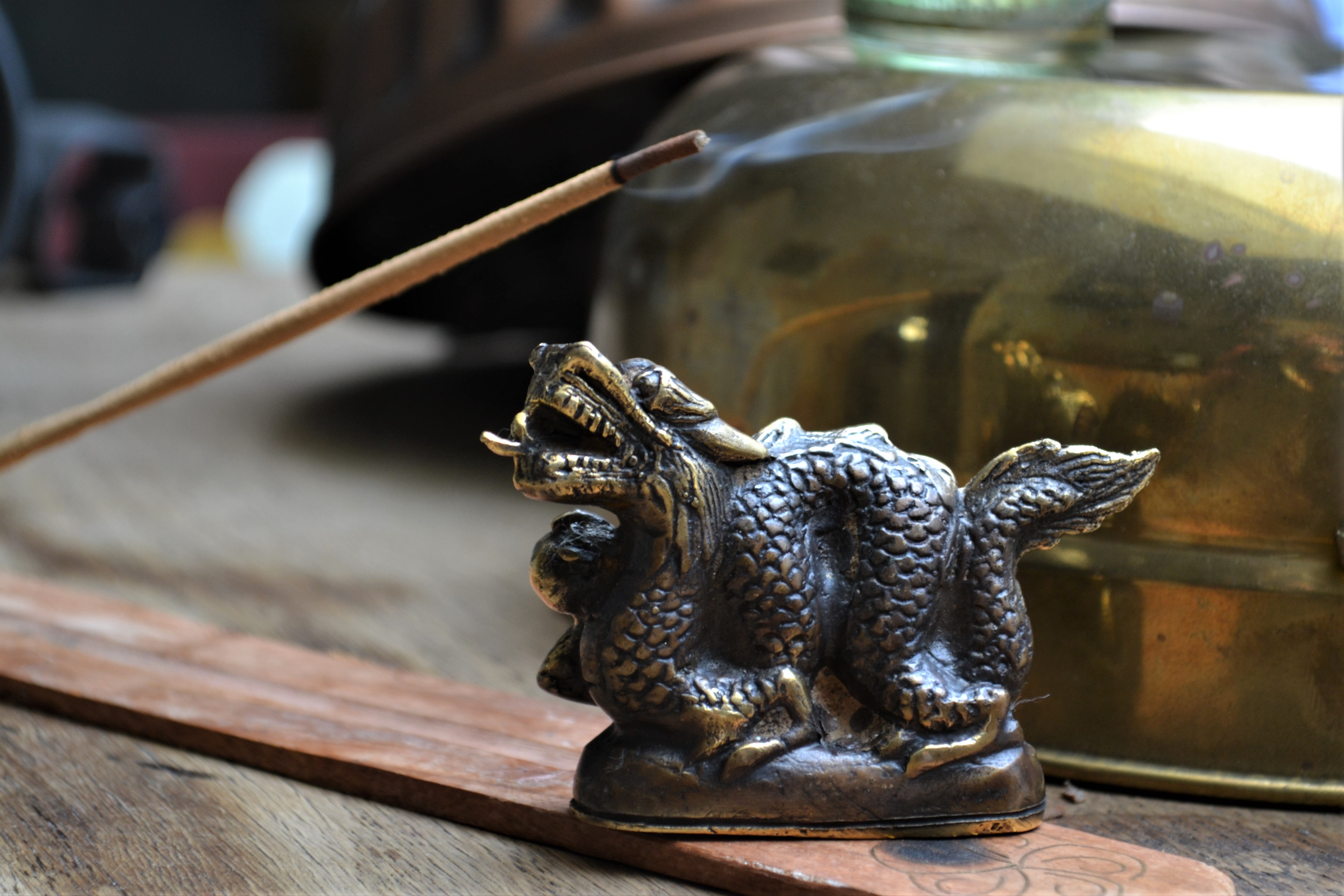 Statue 'Dragon' aus Messing, antik gold, B 7,5 cm, H 5 cm, L 2 cm