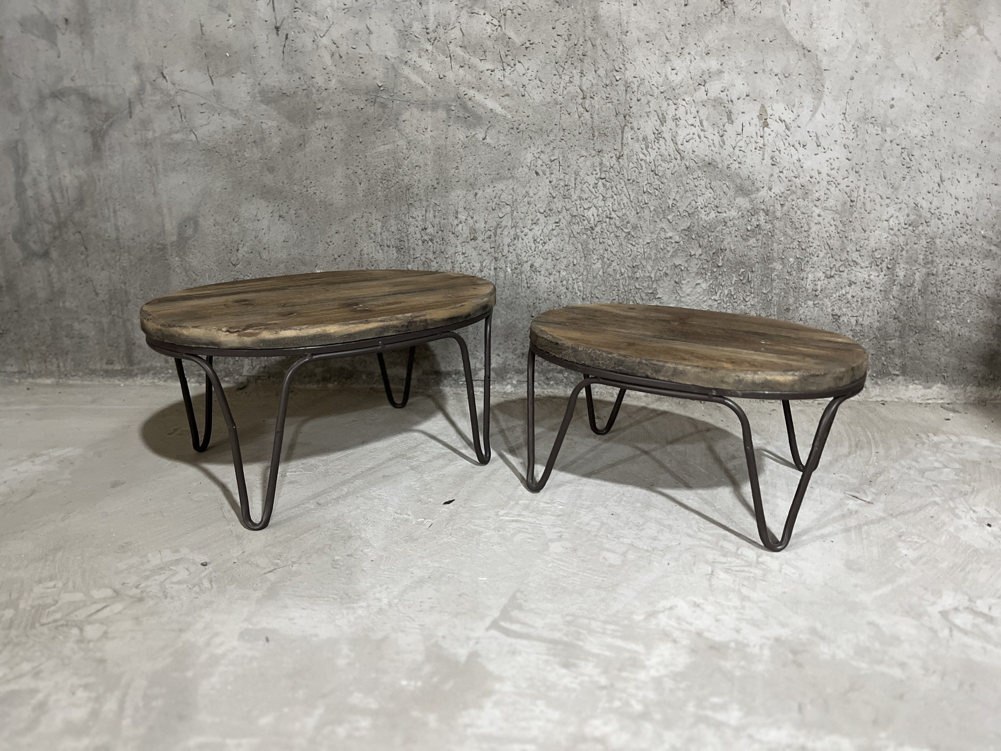 2er-Set Holzbänkchen, aus recyceltem Tannenholz, mit Metallbeinen