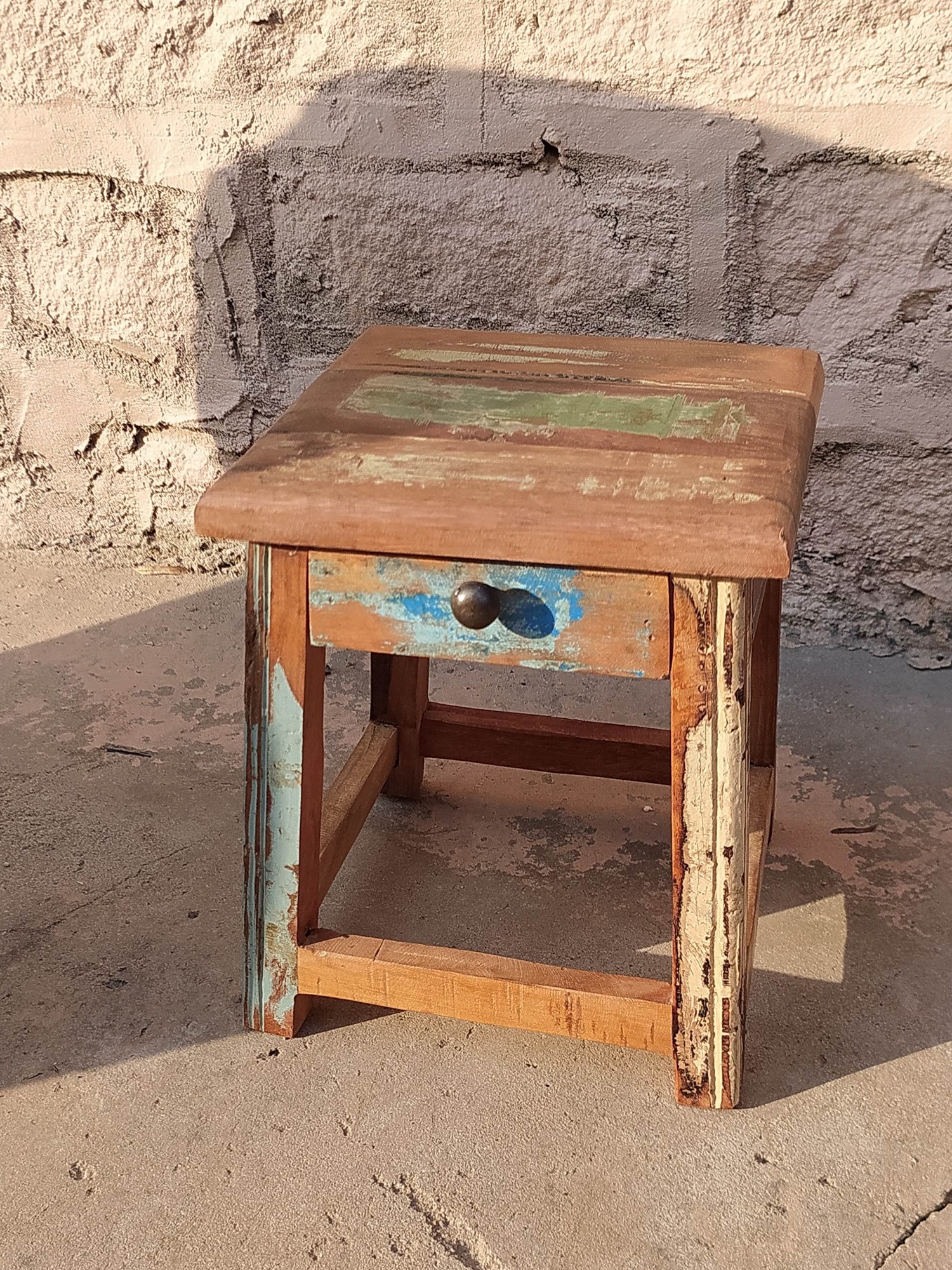 Hocker mit Schublade aus recyceltem Holz, natur / vintage, B  25 cm, T 25 cm, H 30 cm