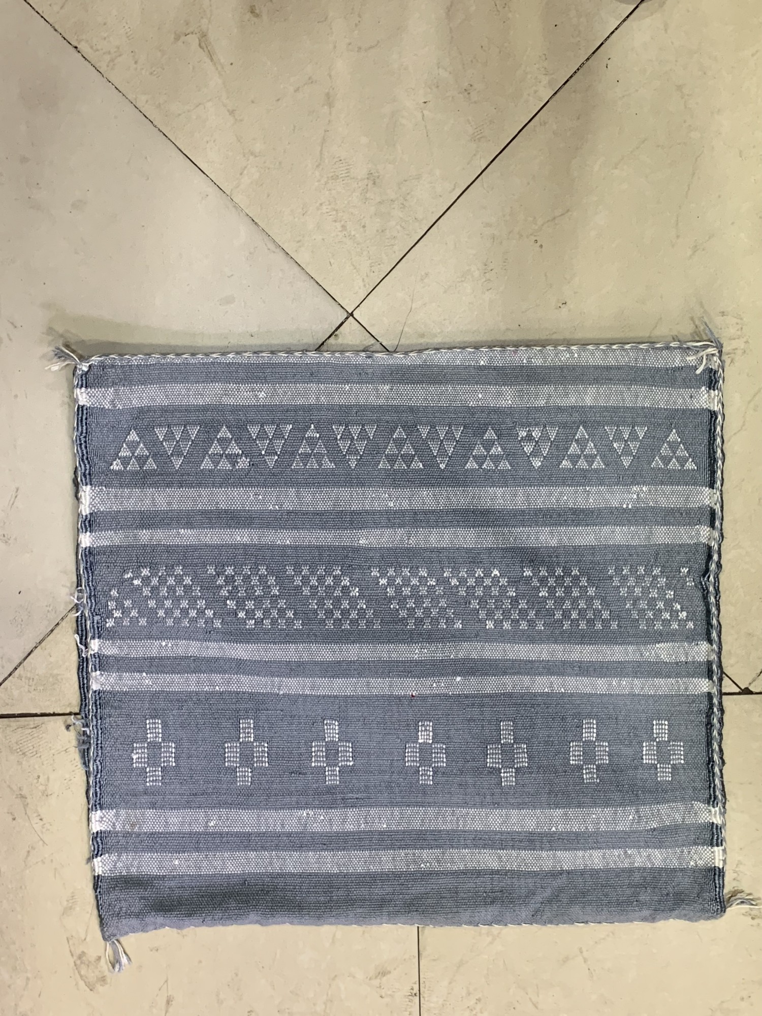 Kissenhülle aus Sabra, grau-weiß, T 50 cm, B 50 cm