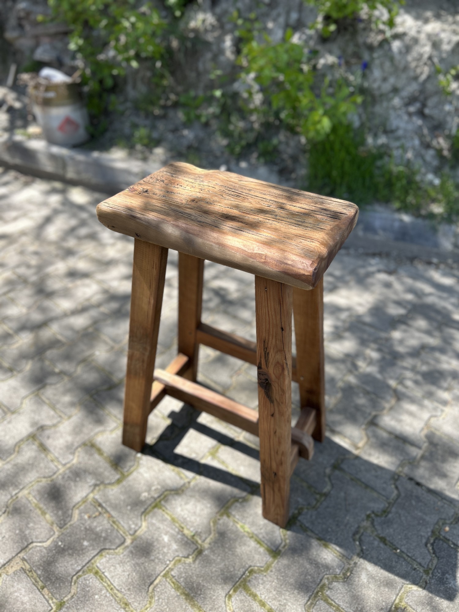 Barhocker aus altem Holz, natur, B 53 cm, H 76 cm, T 32 cm