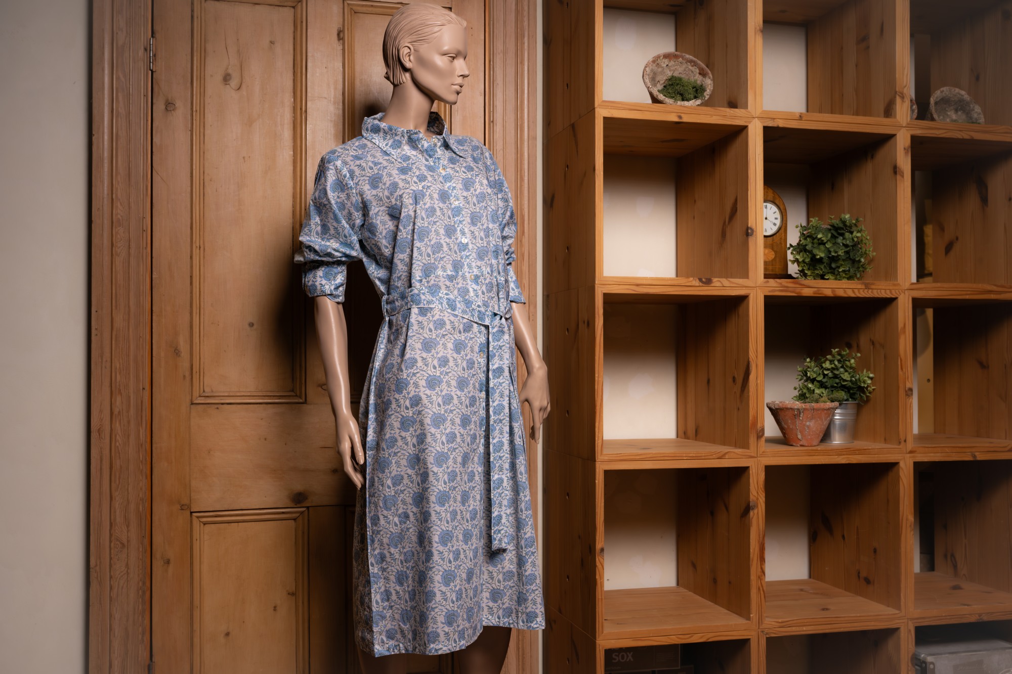 Kleid 'Loraine', hellblau-weiß, in 4 Größen, aus Baumwolle