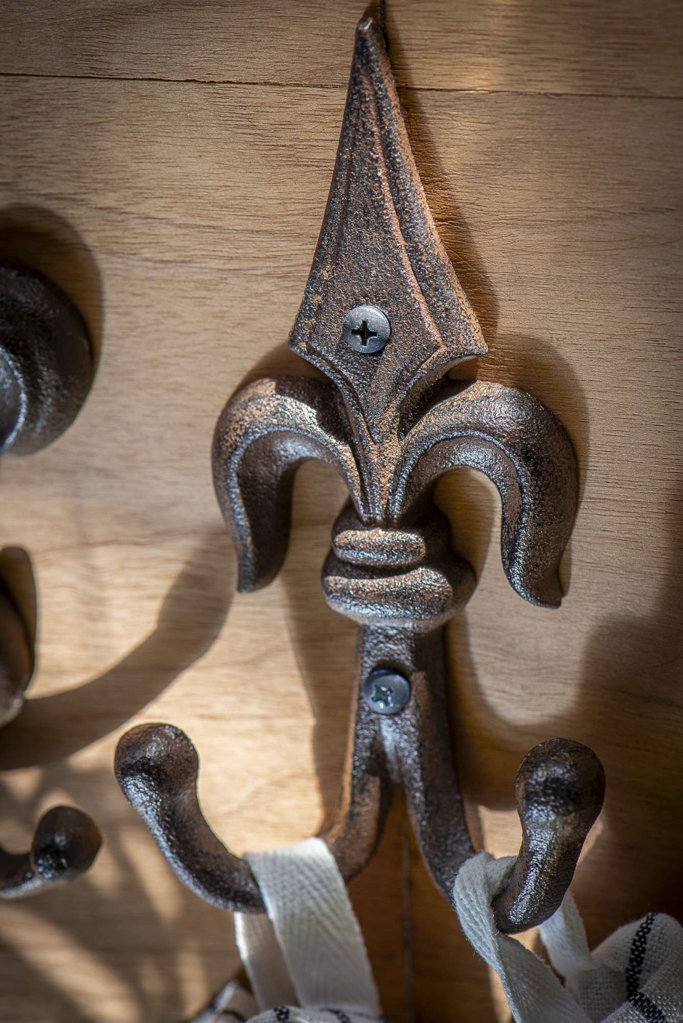 2er Wandhaken 'Francause', aus Gusseisen, B 8 cm, H 16 cm, T 4 cm