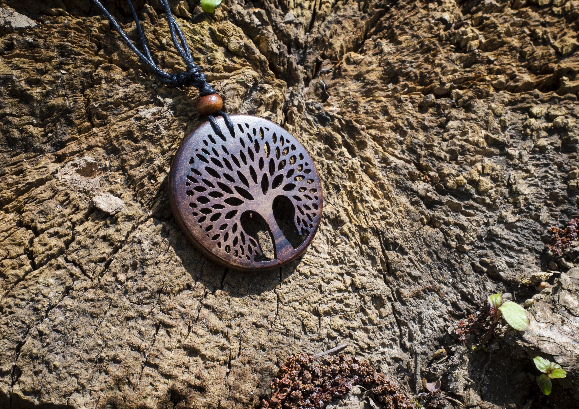 Halskette 'Tree of Life', Hartholz dunkel, Ø 4 cm, L 40 - 75 cm