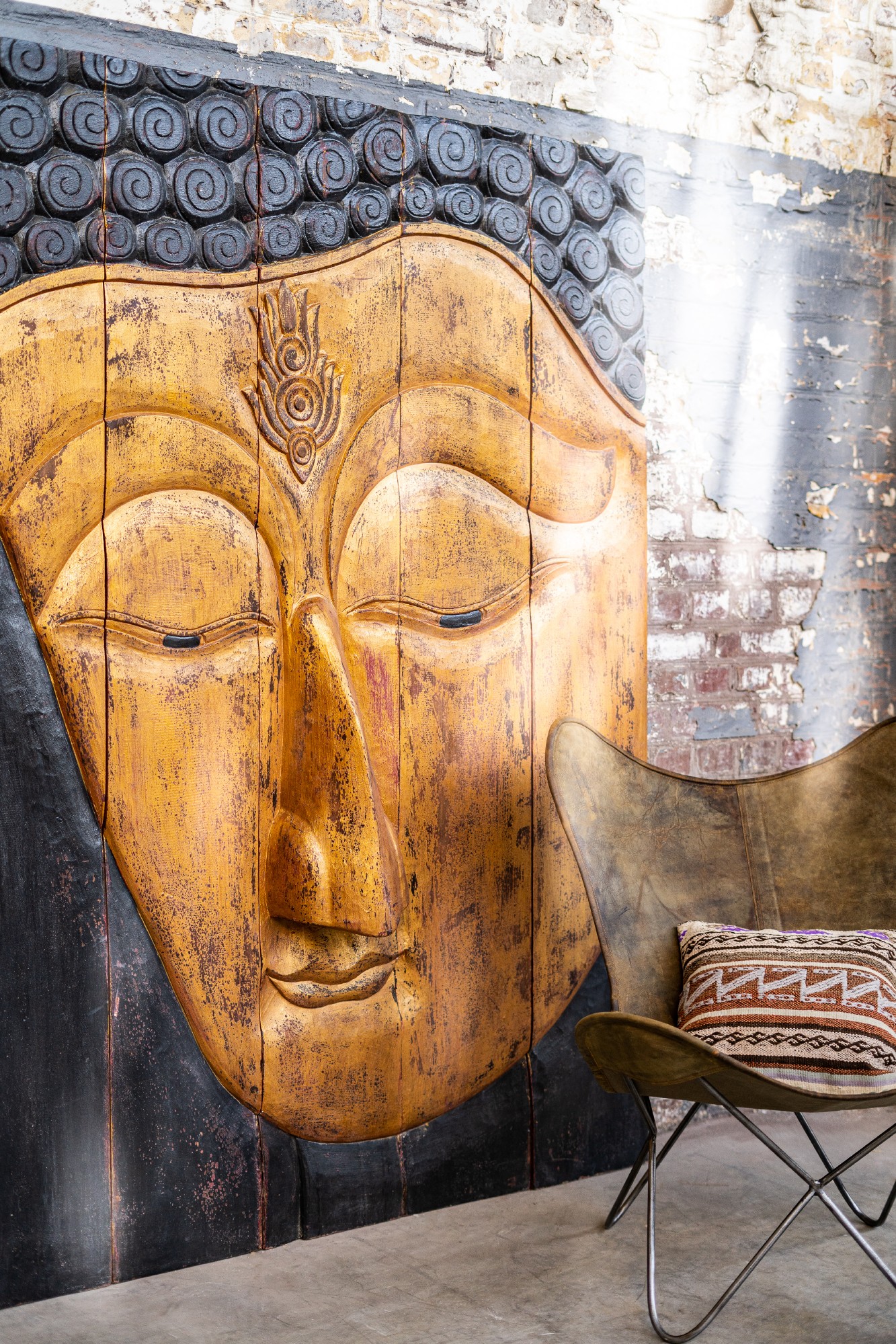Buddha-Panel 2 Meter hoch, schwarz-gelb, H 200 cm, B 148 cm, T 5 cm