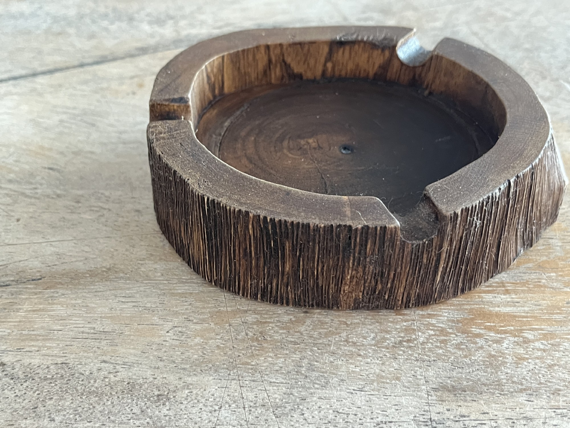 Aschenbecher aus Akazienholz, Ø 13 cm, H 3 cm