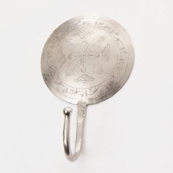Wandhaken rund 'Modell C', silber, Ø 10 cm
