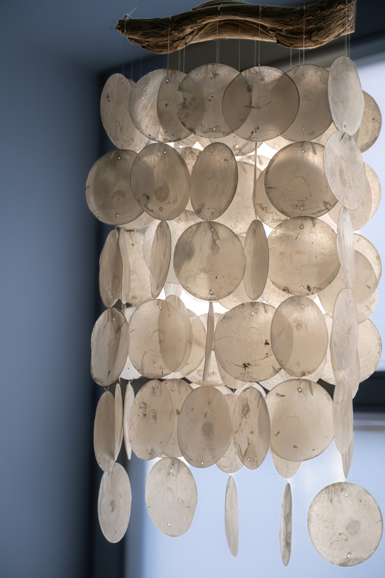 Windspiel 'Perlmuttscheiben', weiß, H 48 cm, B 25 cm