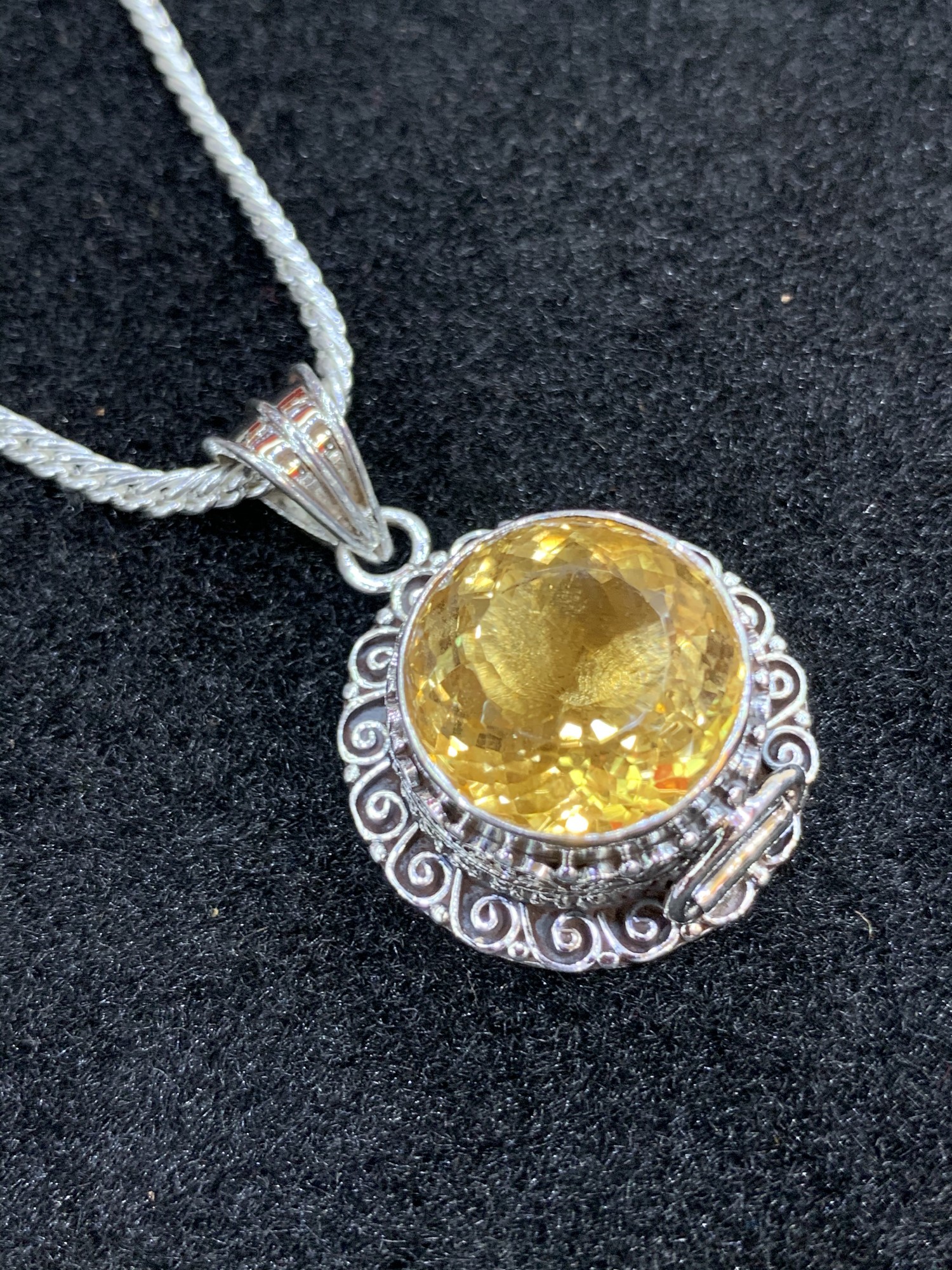 Medaillon 925 Silber mit Citrin, aufklappbar