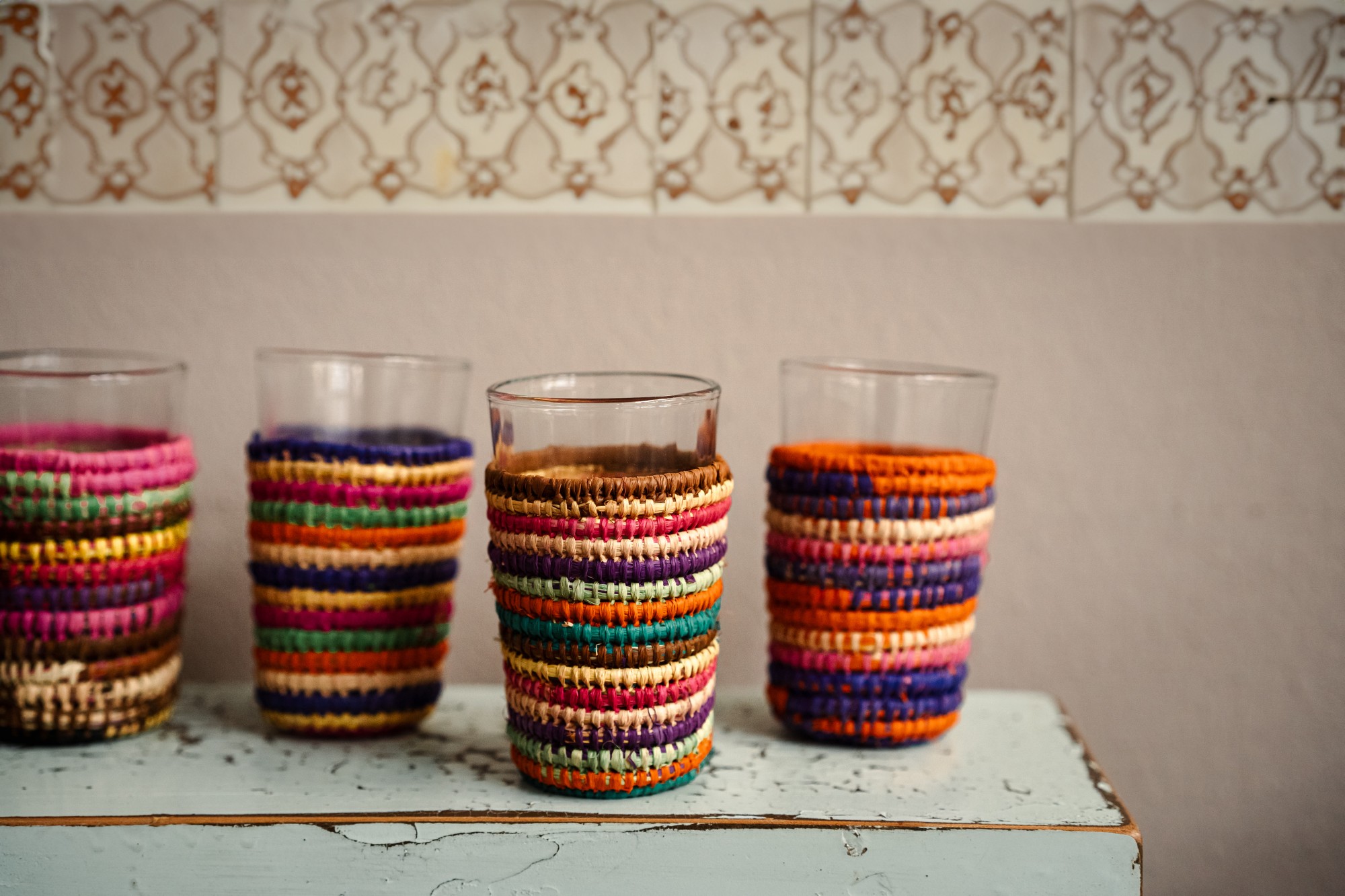 Teeglas mit Bast, multicolor, Ø 5 cm, H 8,5 cm
