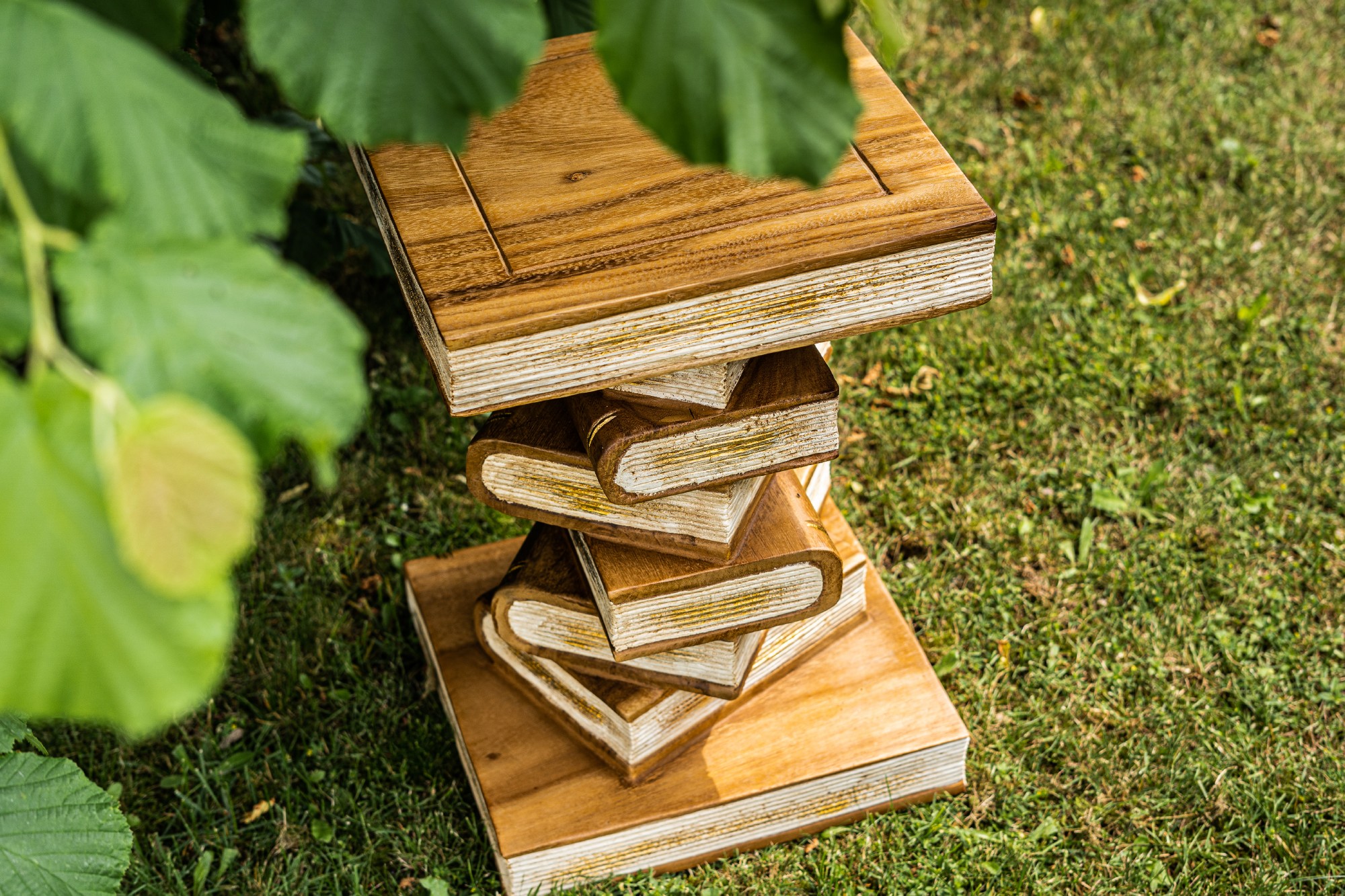 Bücherstapel, natur, T 35 cm, B 35 cm, H 38 cm