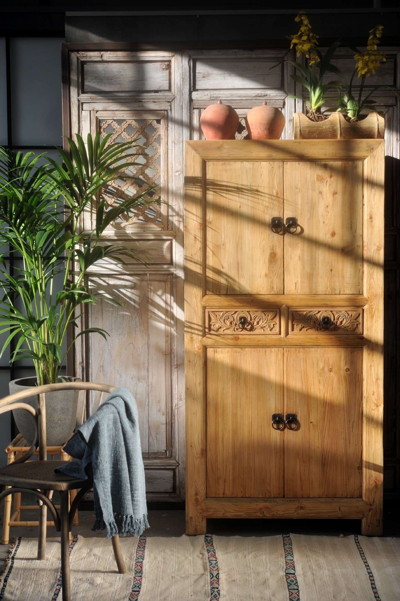 Schrank 'Herolind', 2 Schubladen, 4 Türen, natur, T 45 cm, B 90 cm, H 180 cm