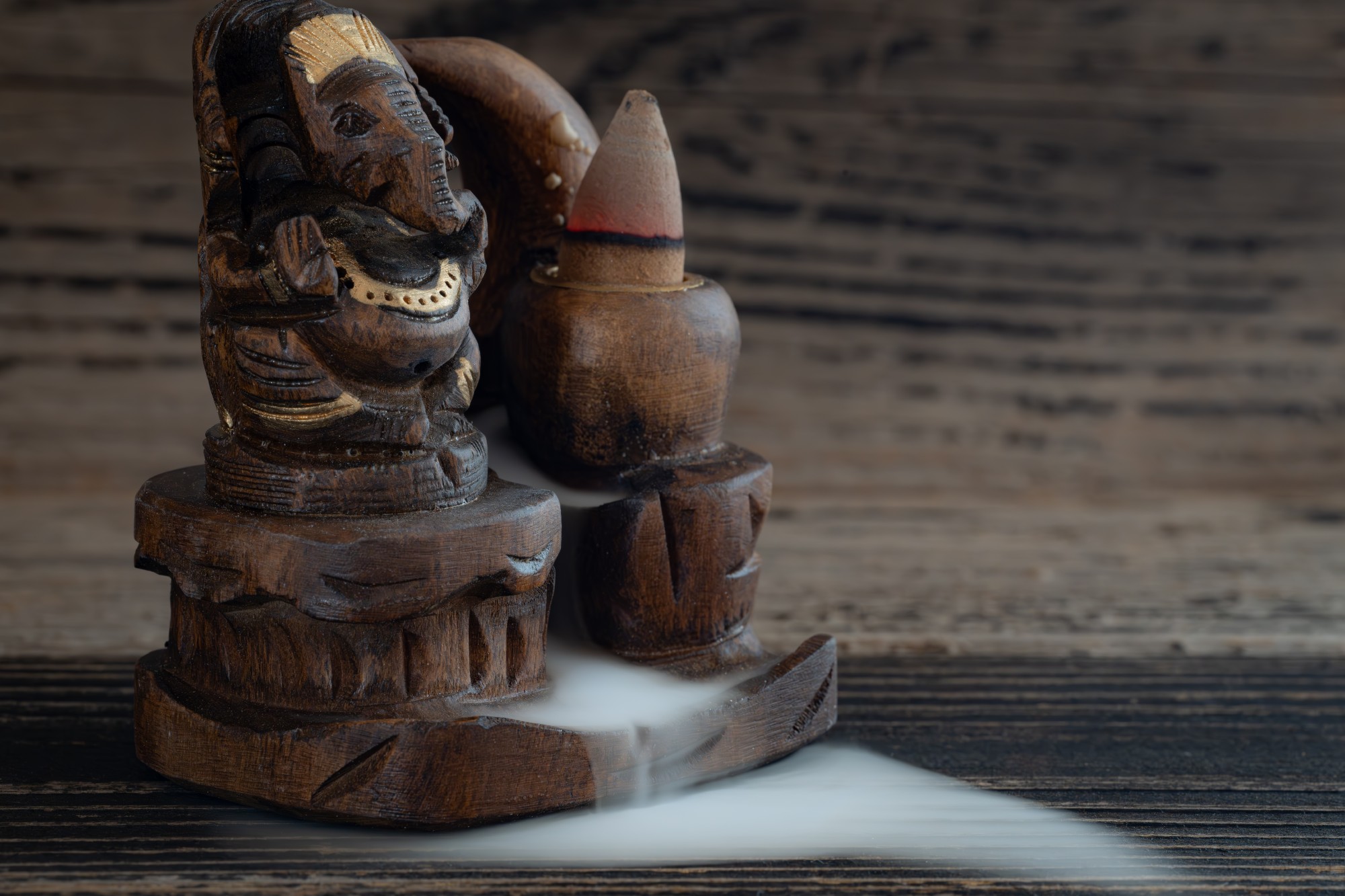Räucherkegelhalter 'Ganesh', H 9 cm, B 7,5 cm, L 5,7 cm