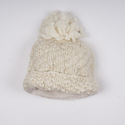 Handgestrickte Wollmütze aus Nepal mit Bommel, weiß