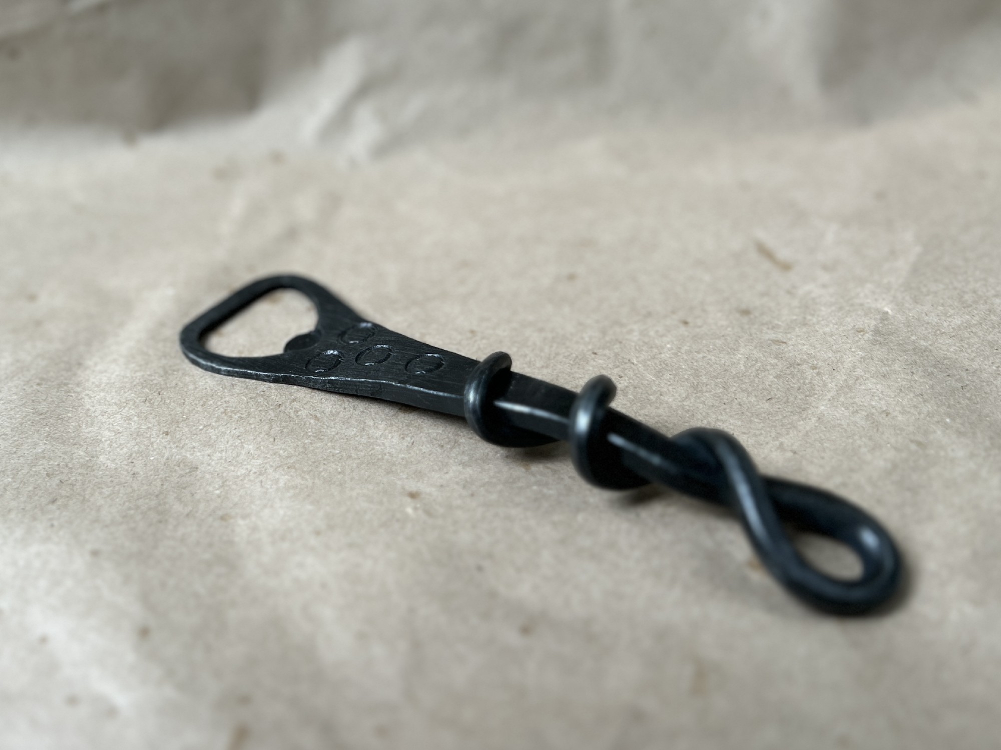 Flaschenöffner aus Eisen, anthrazit, H 17 cm, B 4,5 cm