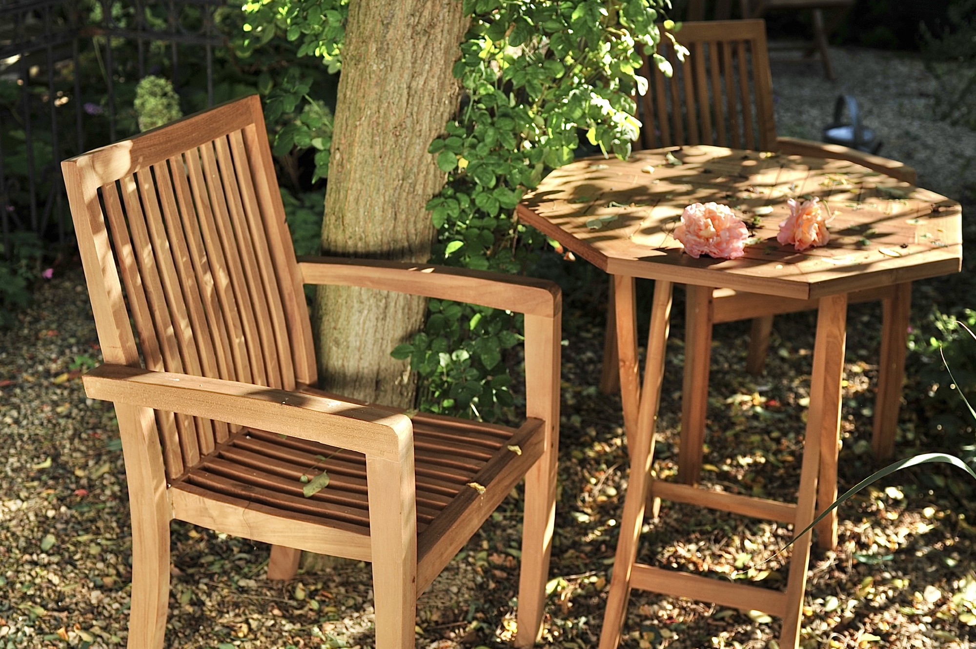 Gartenstuhl 'Lund' aus Teakholz, stapelbar, natur, B 52 cm, H 91 cm, L 58 cm
