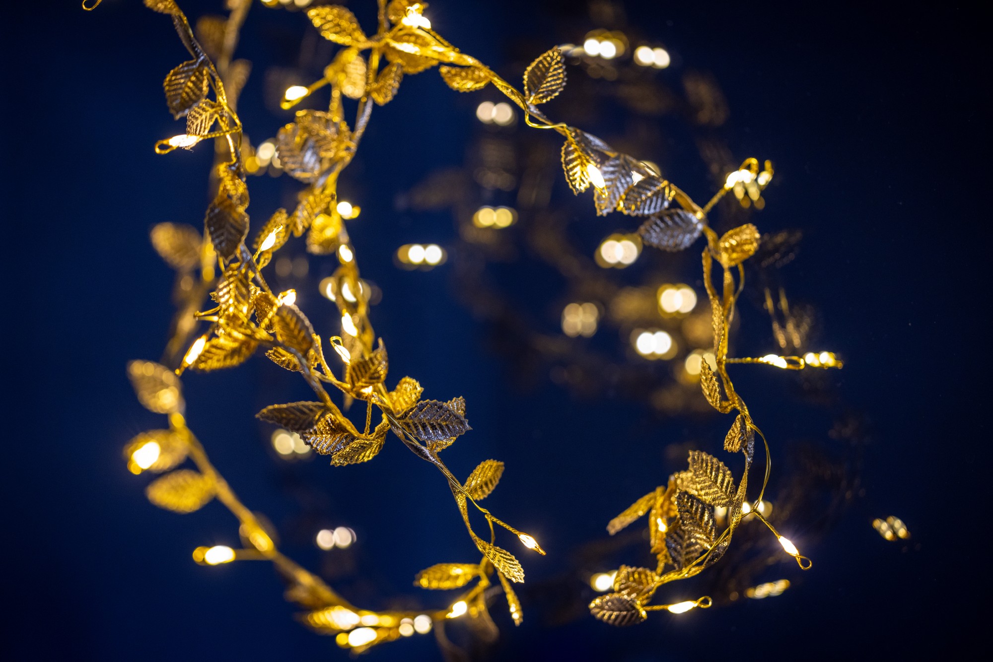 Lichterkette 'Leaves' gold 2 m, batteriebetrieben