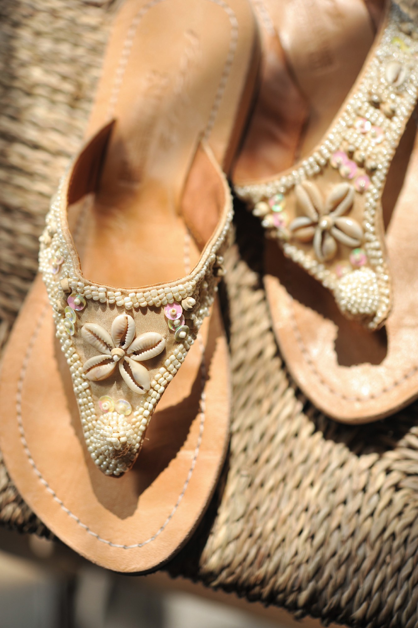Damensandalen mit Muscheln, Leder, Größe 37-42