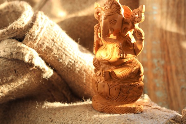 Figur 'Ganesha' aus Holz, natur, H 12,5 cm, B 7,5 cm, L 3,7 cm