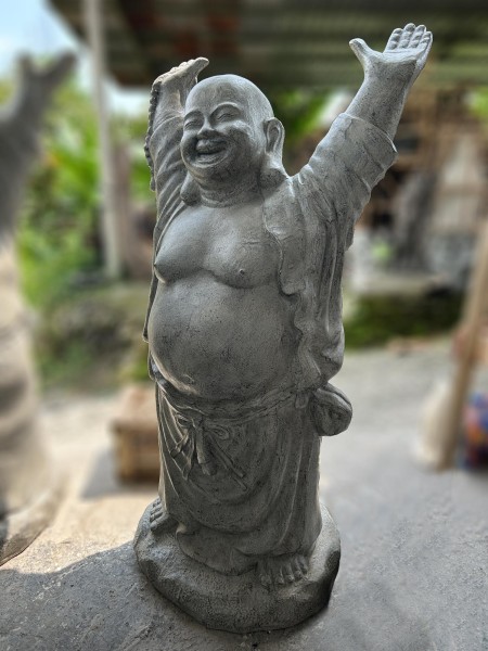 Zementfigur 'Lachender Buddha', H 185 cm, B 70 cm, L 62 cm