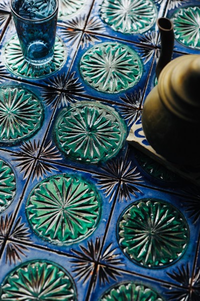 Handglasierte Kachel 'Soleil', blau, grün, L 10 cm, B 10 cm, H 1 cm