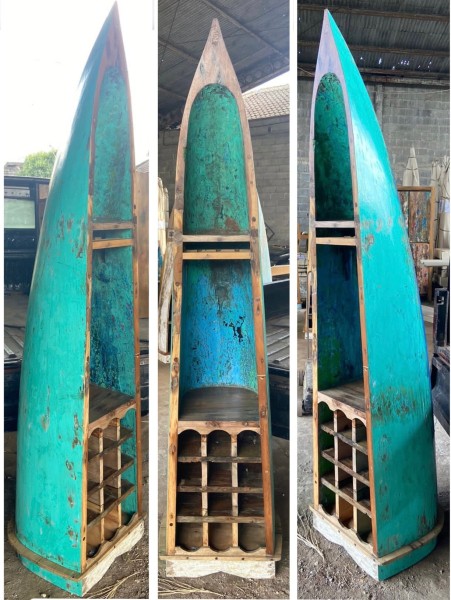 Weinregal aus altem Bali-Boot, multicolor, H 210 cm, B 50 cm, L 50 cm