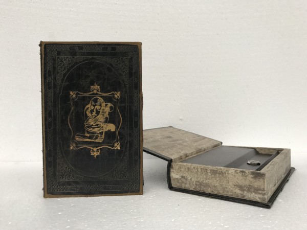Buchhülle 'Shakespeare' mit Schließfach, T 5 cm, B 16 cm, H 24 cm