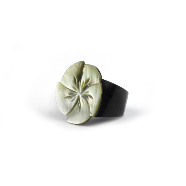Ring 'Blume', grau, Ø 3 cm