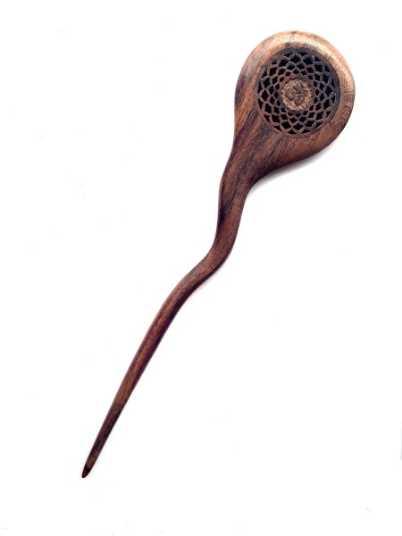 Haarnadel 'Om on Lotus' aus Holz, L 17 cm, B 4 cm, H 0,7 cm