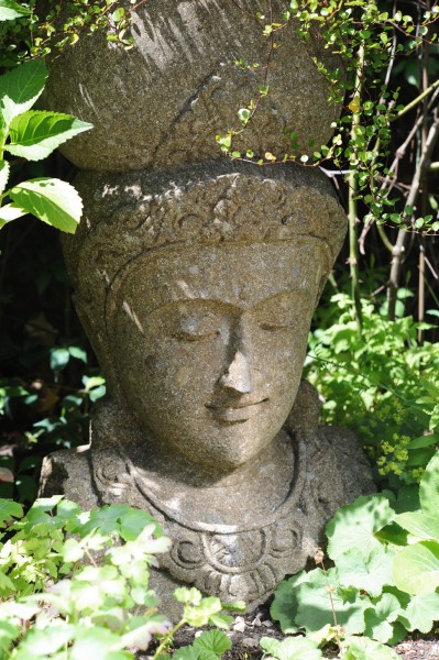 Göttin 'Ganga', natur, T 49 cm, B 45 cm, H 80 cm