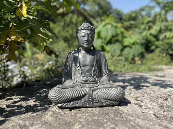 Zementfigur 'Kamakura Buddha', grau, H 40 cm, B 35 cm, T 25 cm