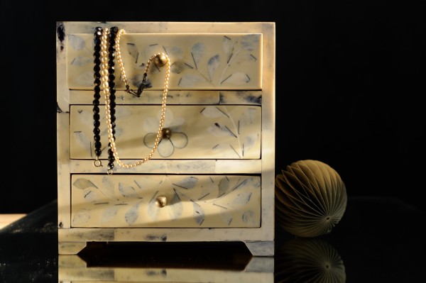 Schubladenbox 'Loja' mit Intarsien, 3 Schubladen, natur, blau, H 20 cm, B 19 cm, L 12 cm