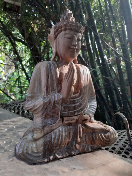 Holzskulptur Buddha sitzend, natur whitewash, B 23 cm, H 30 cm, T 13 cm