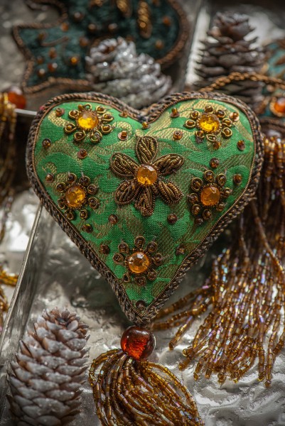 Herz Anhänger mit Troddel, hellgrün, H 23 cm, B 10 cm
