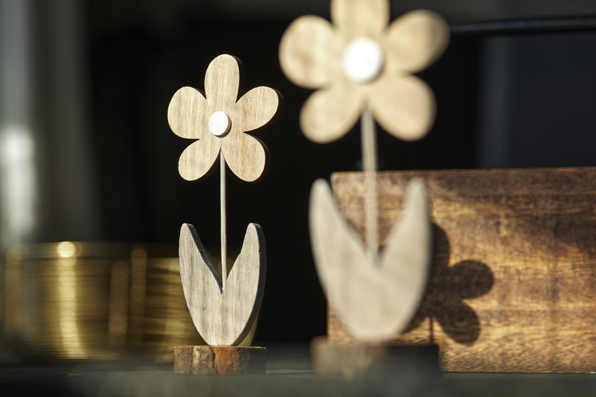 Figur 'Blume' aus Holz, natur, grau, H 17 cm, B 7,5 cm, T 5 cm von  fischer's lagerhaus