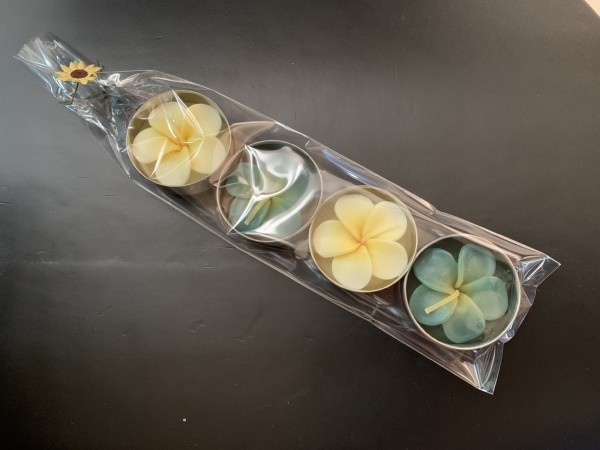 4 Duft-Teelichter 'Blume' handgeformt, gelb, grün