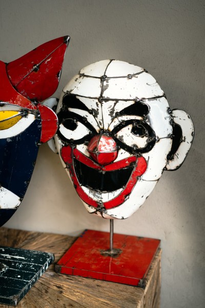 Maske 'Clown' aus Ölfässern, multicolor, H 54 cm, B 42 cm