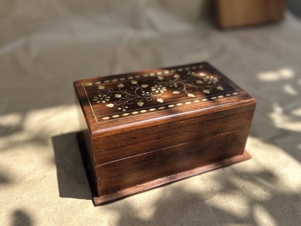 Secret Box mit Messingintarsien, braun, gold, B 20,5 cm, L 13 cm, H 9 cm