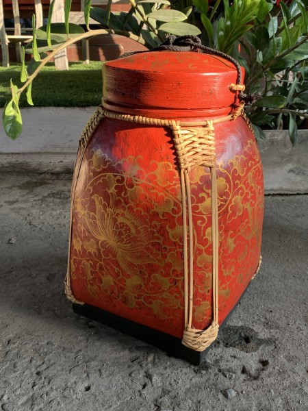 Reisdose aus Bambus, 'Blumenmuster', rot, B 25 cm, H 45 cm, T 25 cm
