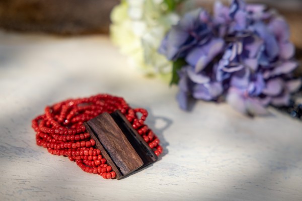 Armband 'Sangket' mit roten Perlen, Ø 9 cm, B 4 cm