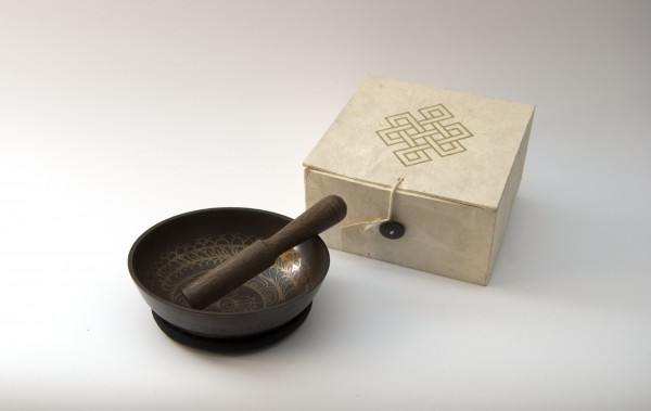Klangschale Bodnath, Bronze, Komplett-Set mit Geschenkbox, Ø 14 cm, H 4,75 cm