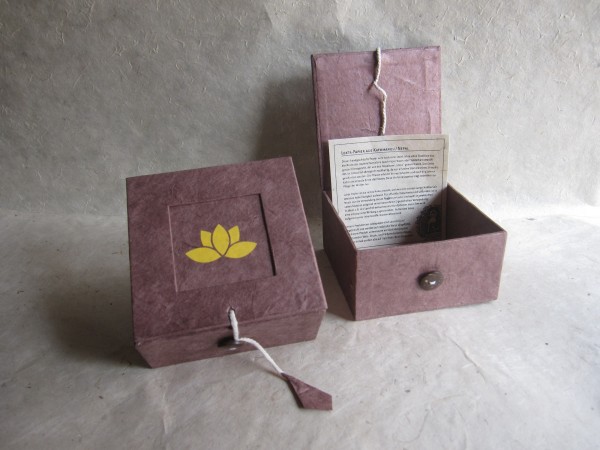 Lotusbox aus Loktapapier, pink, L 11 cm, B 11 cm, H 5,5 cm