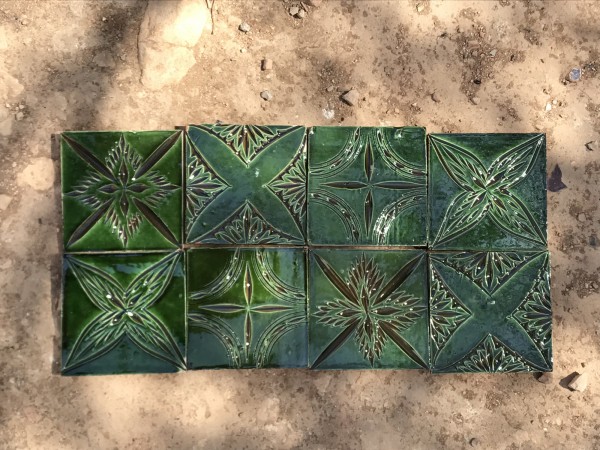 Kachel croix vert, T 10 cm, B 10 cm, H 1 cm