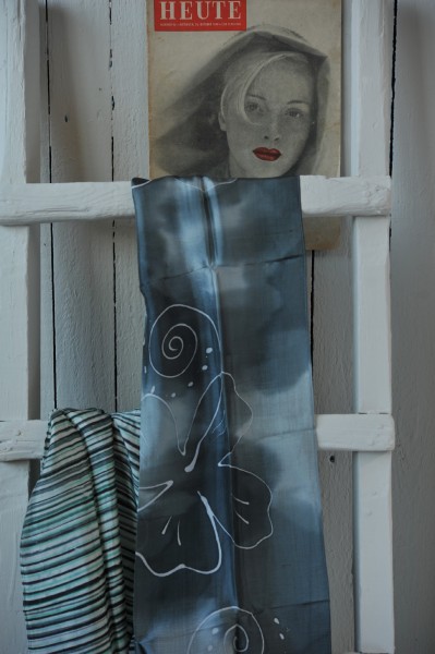 Seidenschal mit Batikdruck, blau/grau, L 175 cm, B 40 cm