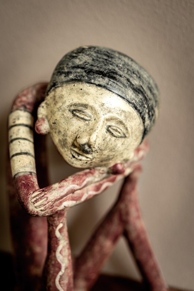 Terrakotta-Figur 'Nayarit', V, ruhend, handbemalt, H 35 cm, B 25 cm, L 20 cm