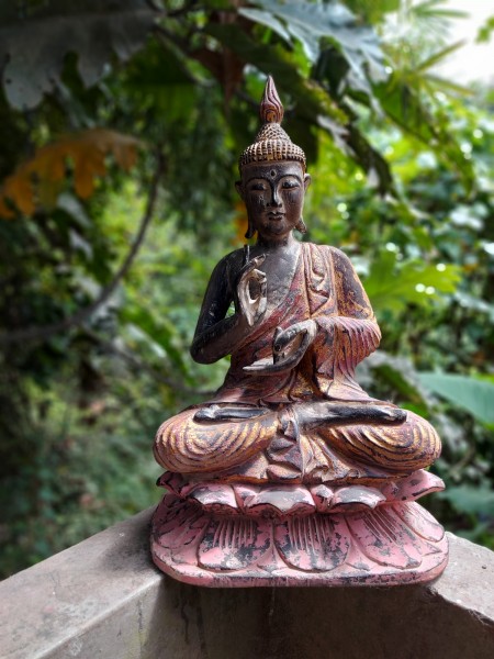 Buddha sitzend Thai Stil, T 27 cm, B 27 cm, H 47 cm