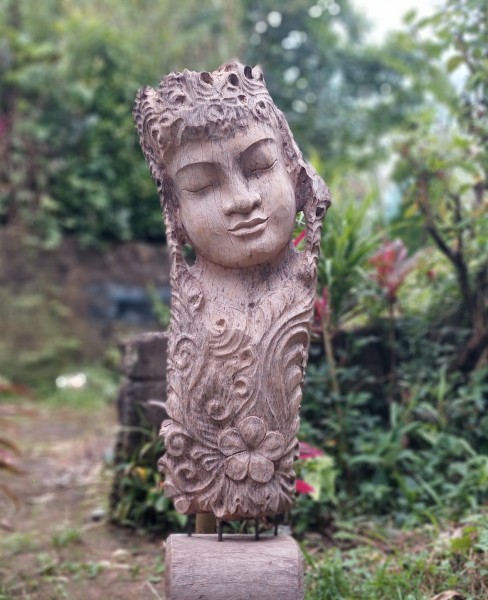 'Buddhawurzel' Unikat-Skulpturen