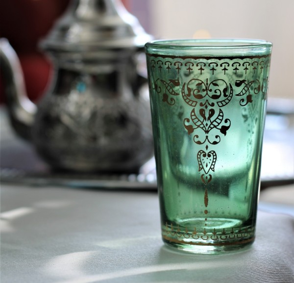 Teeglas, dunkelgrün, H 8,5 cm, Ø 5 cm