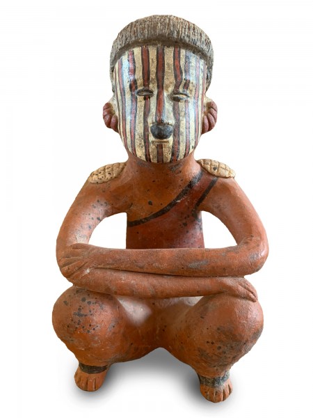 Terrakotta-Figur 'Nayarit 7' hockend, handbemalt, H 36 cm, B 20 cm, L 15 cm