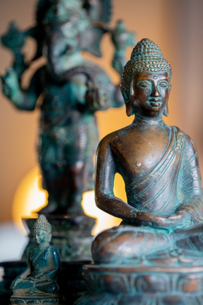 Buddha sitzend, antikgrün, bronze, Ø 7 cm, H 12 cm